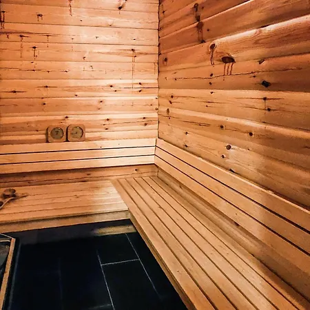 Vakantiehuis Amazing In With Sauna